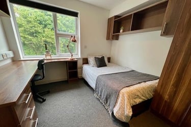 8 bed flat, 2-4 Plymbridge Lane (8), Crownhill, Plymouth, PL68DE - Image 6